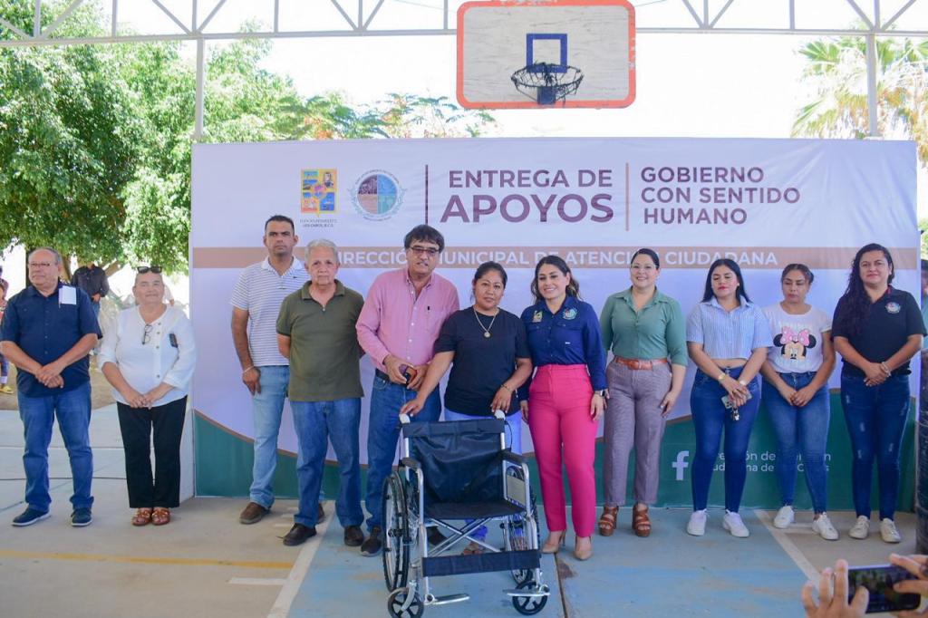 La XIV Administración que encabeza el alcalde Oscar Leggs Castro atiende y resuelve las necesidades que presentan las personas en las&nbsp;colonias.