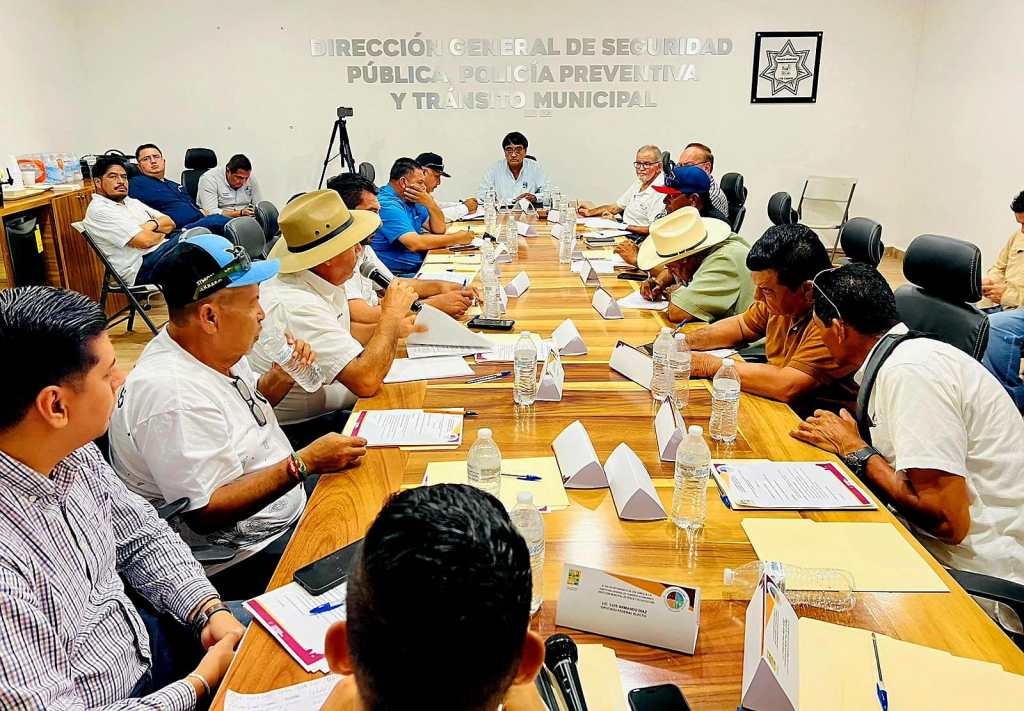 El alcalde Oscar Leggs Castro se reunió con productores que integran el órgano consultivo del Comité&nbsp;Ejecutivo.