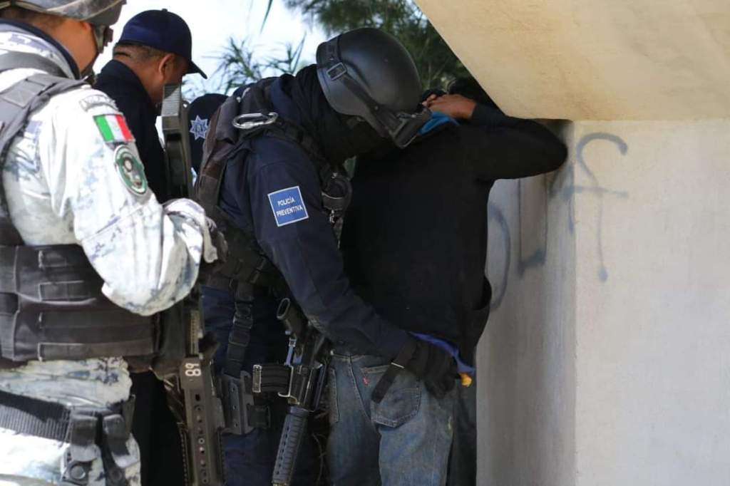 El personal de la Dirección General de Seguridad Pública, realiza operativos diurnos y nocturnos orientados a fortalecer el orden y la paz pública en el&nbsp;municipio.