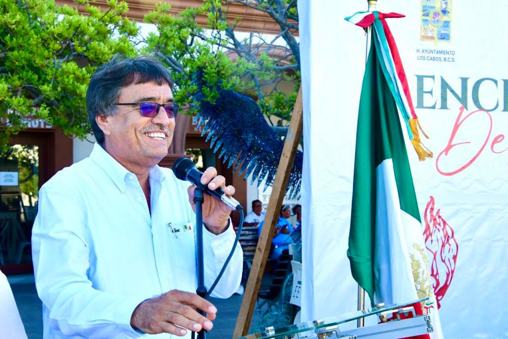 En el marco de los honores cívicos  encabezados por el presidente municipal Oscar Leggs Castro, se hizo extensiva la invitación al Tercer Informe de&nbsp;Gobierno.