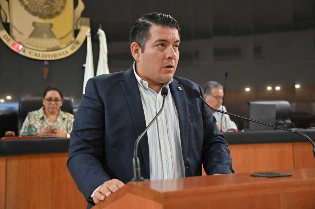 Proponen inscribir en el Muro de Honor el nombre de la diputada Constituyente María Luisa Salcedo&nbsp;Morales.