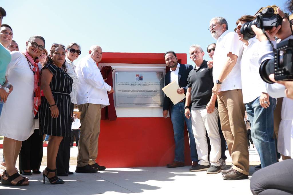 ENTREGA GOBERNADOR OBRAS DE PAVIMENTACIÓN EN LOS CABOS CON UNA INVERSIÓN SUPERIOR A 57 MILLONES DE&nbsp;PESOS.