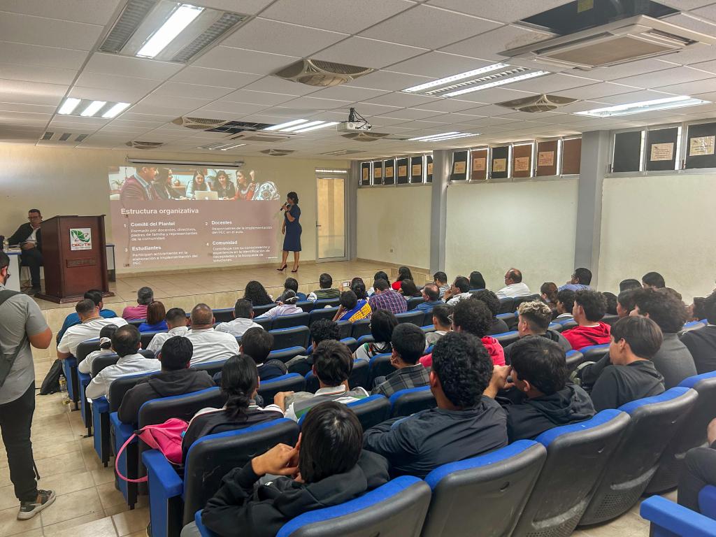 Seguridad Pública de Los Cabos Refuerza Compromiso con la Comunidad&nbsp;Educativa