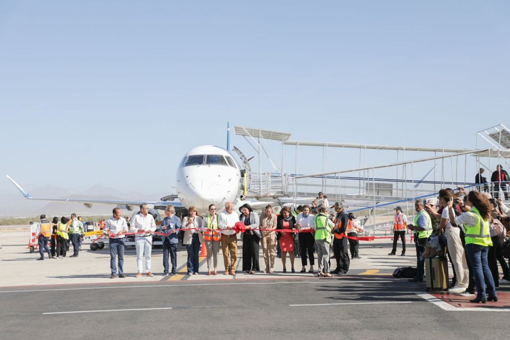 La Paz Despega: Nuevo Vuelo a Los Ángeles Impulsa el Turismo y la Economía&nbsp;Local