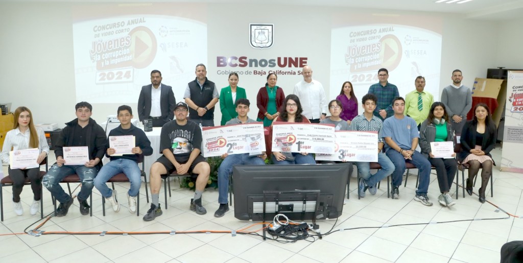 Jóvenes talentosos premiados en concurso de video contra la&nbsp;corrupción