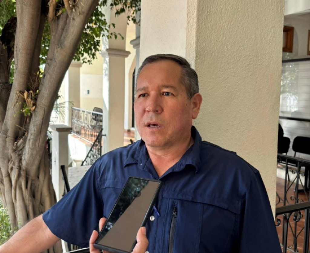 Ayuntamiento de Los Cabos apoya con topografía al Consejo Ciudadano del Tezal para la pavimentación de una avenida y una&nbsp;calle