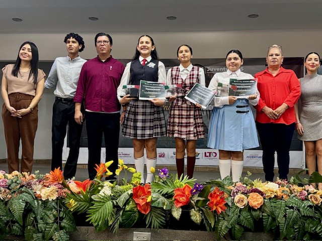 Estudiantes de Loreto Triunfan en el Concurso Estatal de Declamación «Día de la Bandera&nbsp;2025»