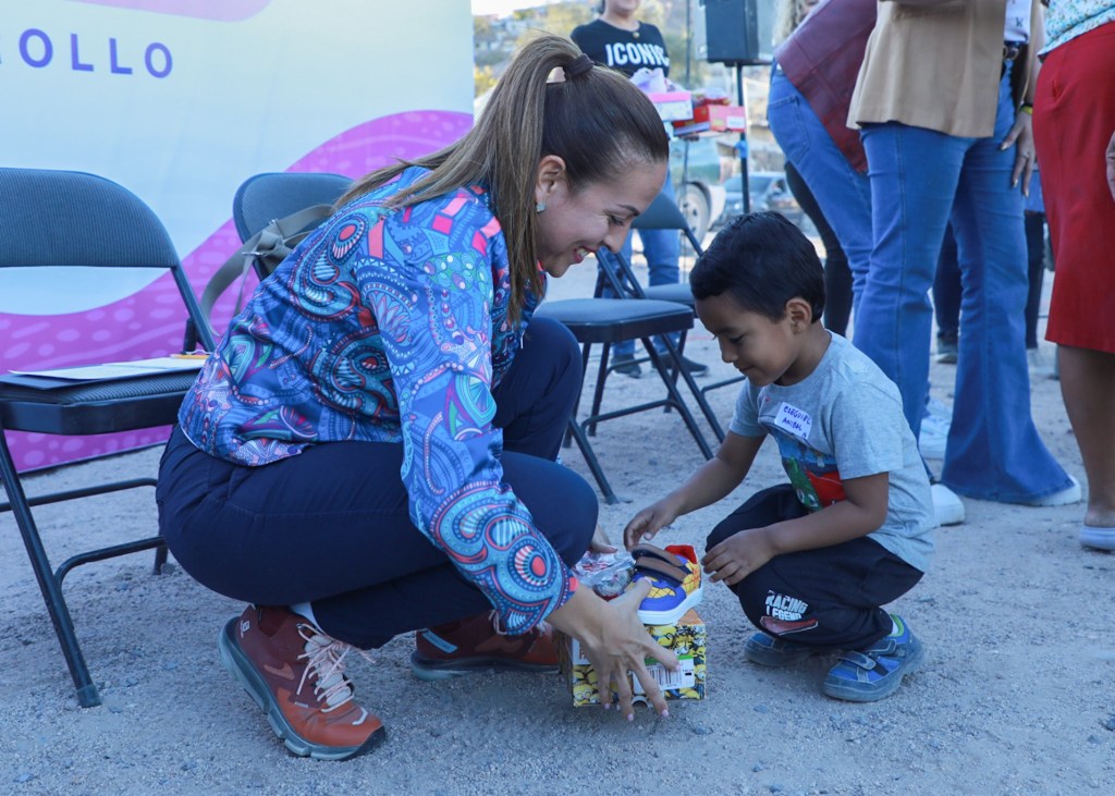 Milena Quiroga Apoya a Familias de Vista Hermosa y Anuncia Centro&nbsp;Impulso