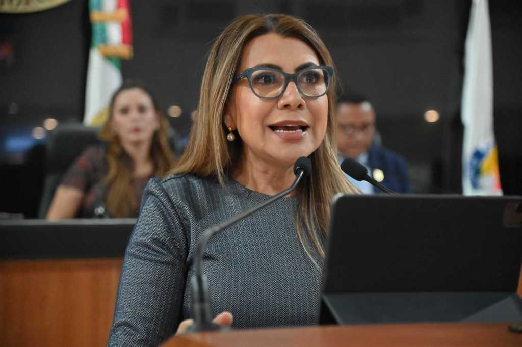 «Sal Daña» y su «Brillante» Idea de Recoger Basura Selectiva: ¿Un Acto de Contrición o Simple&nbsp;Cinismo?