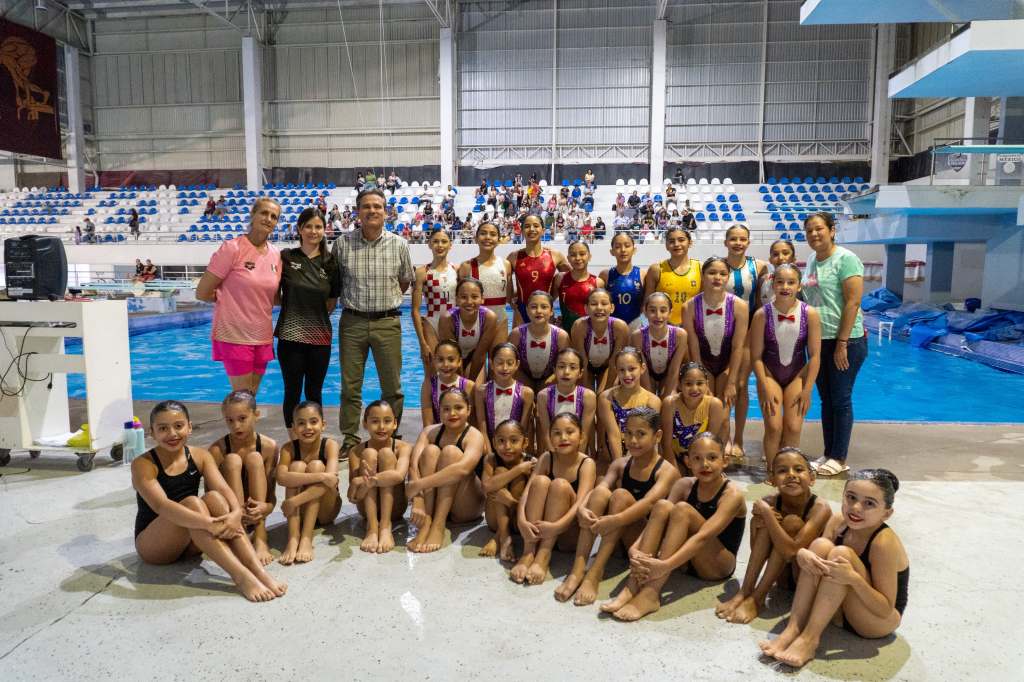 La selección de natación artística de BCS lista para la Olimpiada&nbsp;Nacional.