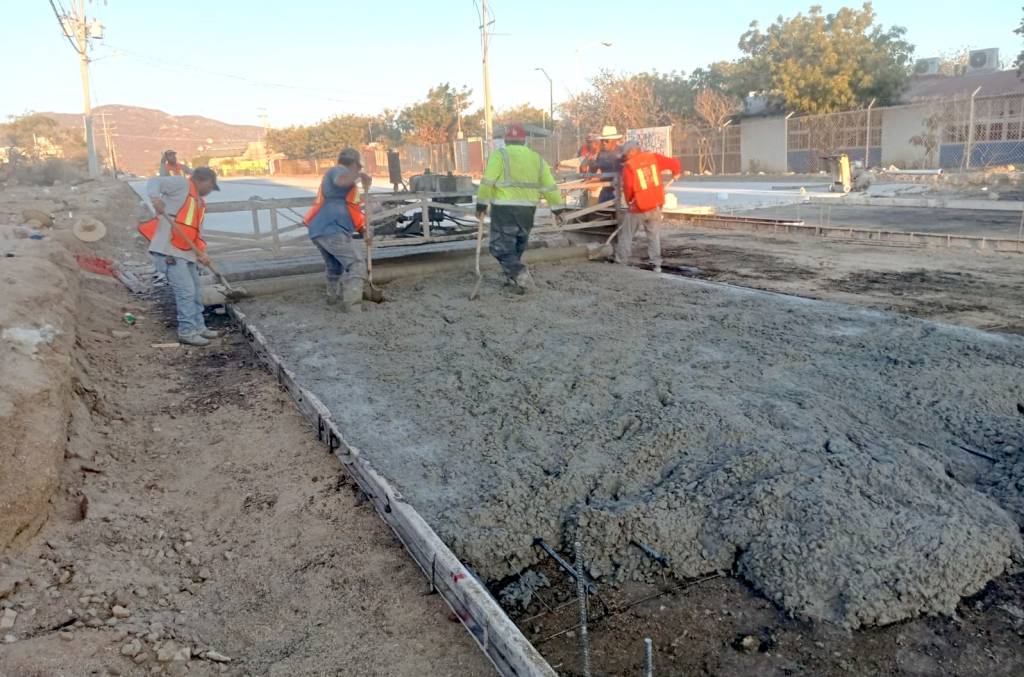 Avanza pavimentación de calles para mejorar movilidad urbana en Los&nbsp;Cabos.
