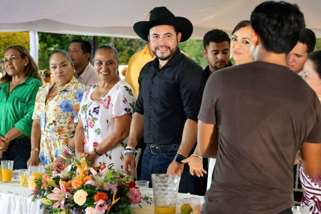 CHRISTIAN AGÚNDEZ: EL CORAZÓN DE LOS CABOS LATE AL RITMO DE SU&nbsp;PUEBLO