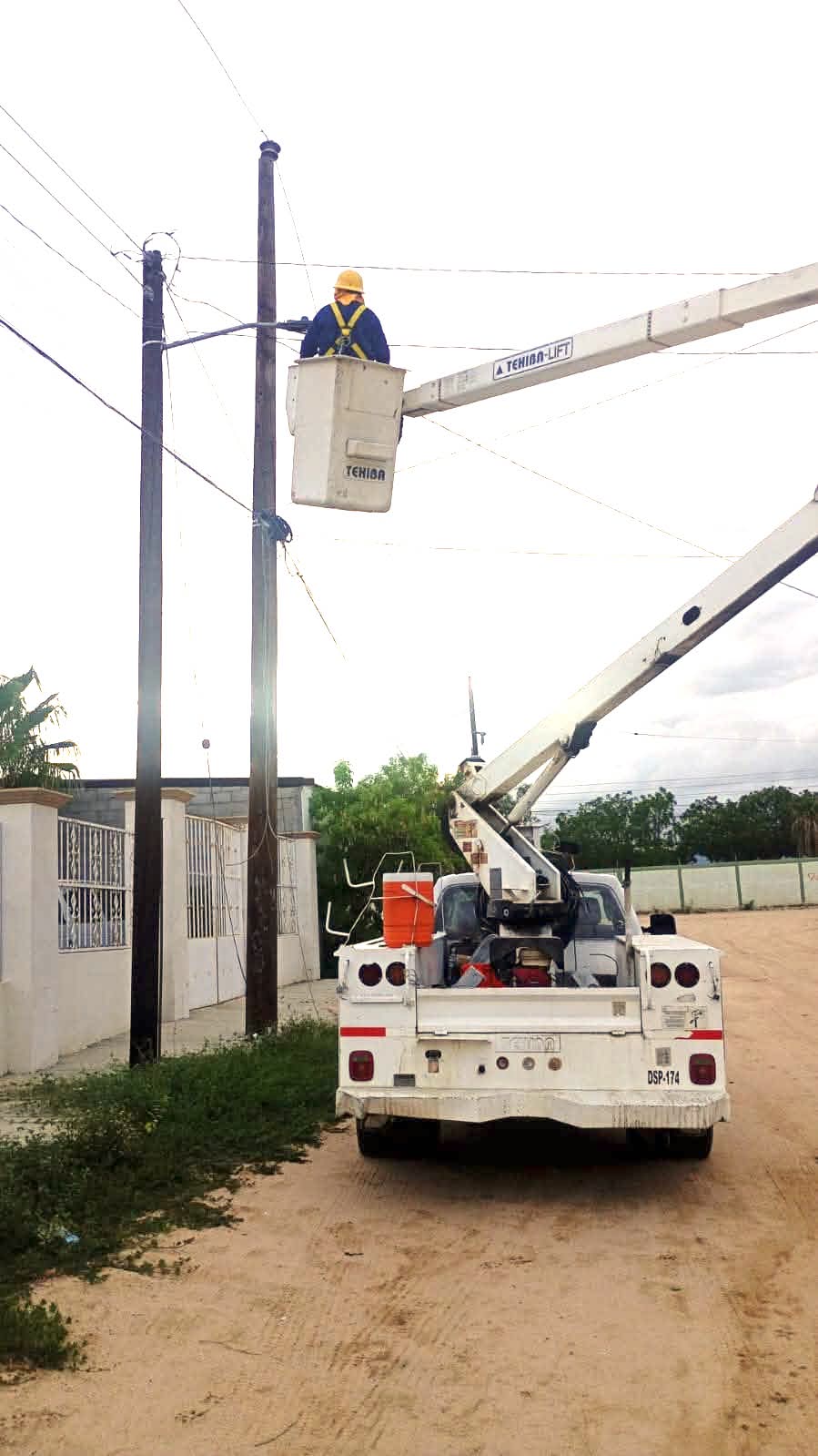 Servicios Públicos Repara 17 Luminarias en la Colonia Las&nbsp;Veredas