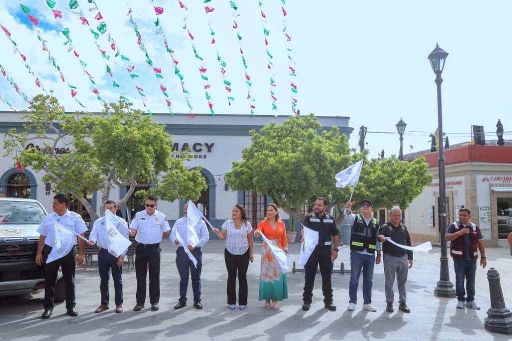 Abandera Christian Agúndez salida de brigadas para ayuda humanitaria en apoyo a familias damnificadas en&nbsp;Mulegé.