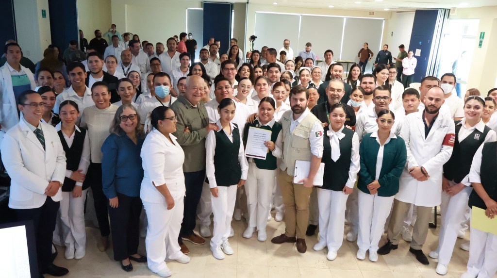 Fortalece BCS su fuerza laboral en salud con la entrega de contratos de confianza del programa&nbsp;IMSS-Bienestar.