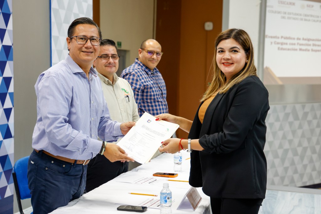 Asignación de plazas docentes 2025–2026: CECyTEBCS refuerza la transparencia y equidad. (21 de Enero&nbsp;2026)