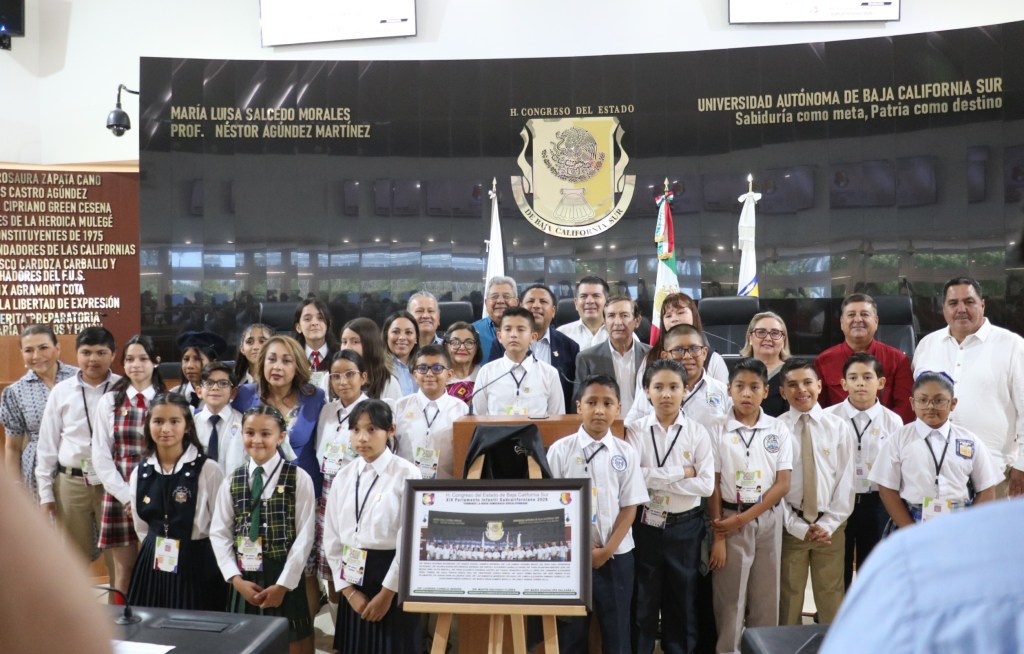 Reconoce Gobierno del Estado participación de la niñez en Parlamento Infantil (03 de&nbsp;Mayo).