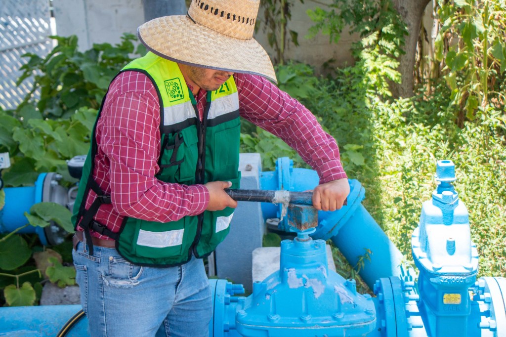 Chalecos distintivos reducen manipulación indebida de infraestructura hidráulica de OOMSAPAS La Paz (22 de Agosto&nbsp;2026).