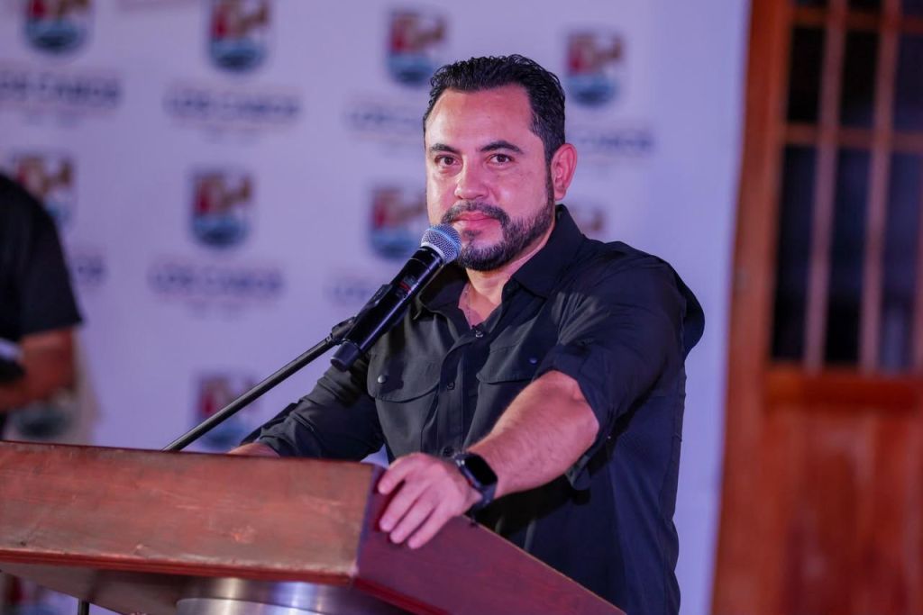 Refrenda Christian Agúndez comunicación directa con la ciudadanía de Los Cabos (13 de Octubre&nbsp;2026).