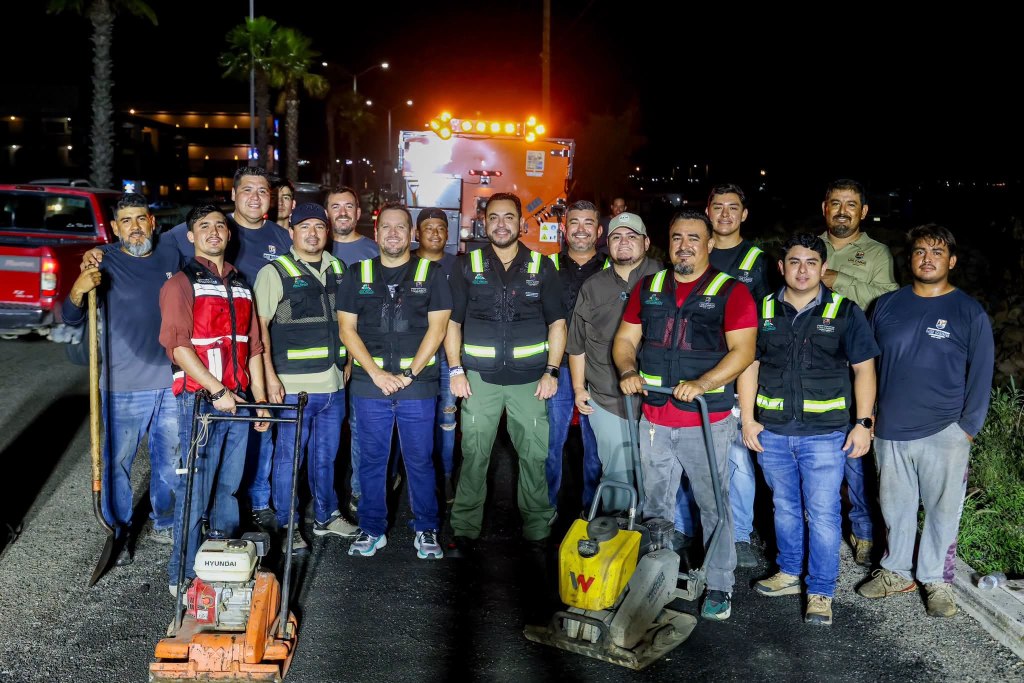 Supervisa alcalde Christian Agúndez reactivación de bacheo intensivo en Cabo San Lucas (07 de Octubre&nbsp;2026).