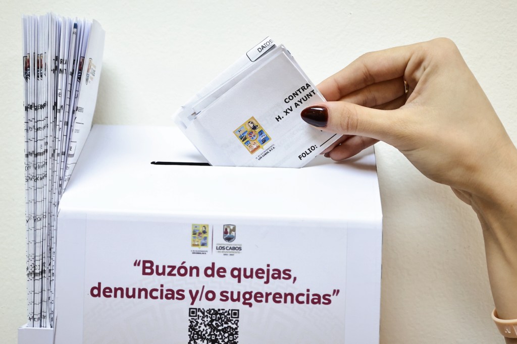 Habilita Contraloría Municipal buzones ciudadanos para mejorar atención en Ayuntamiento de Los Cabos (14 de Octubre 2026).